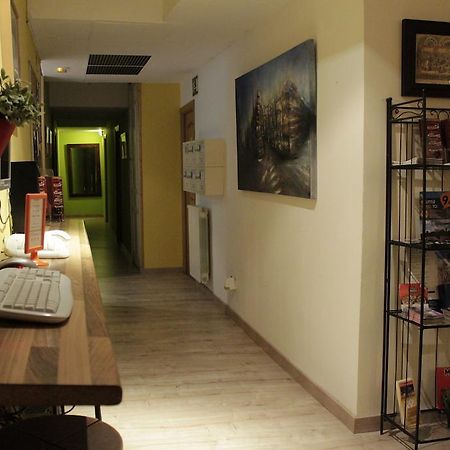 Los Amigos Hostel Мадрид Екстер'єр фото