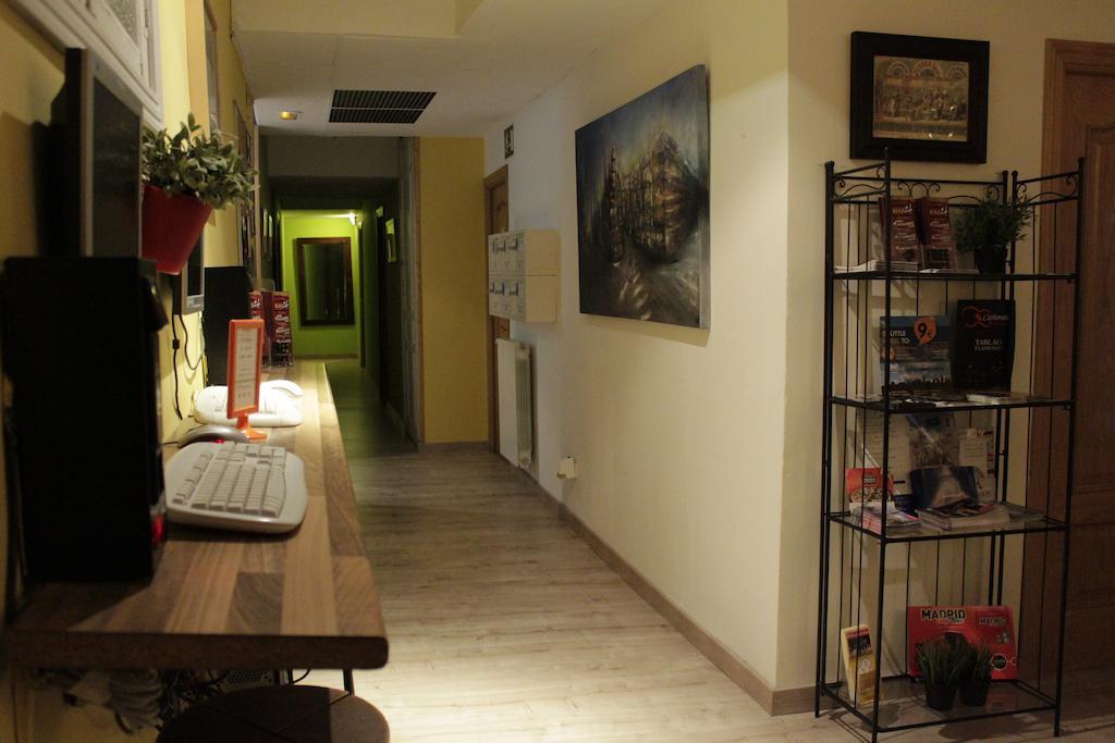 Los Amigos Hostel Мадрид Екстер'єр фото