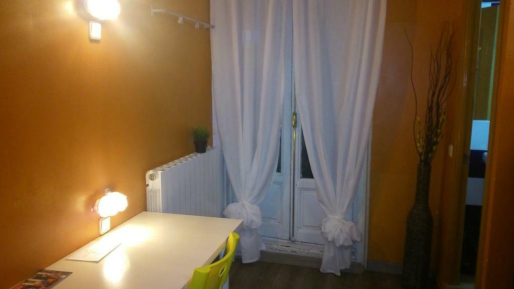 Los Amigos Hostel Мадрид Екстер'єр фото
